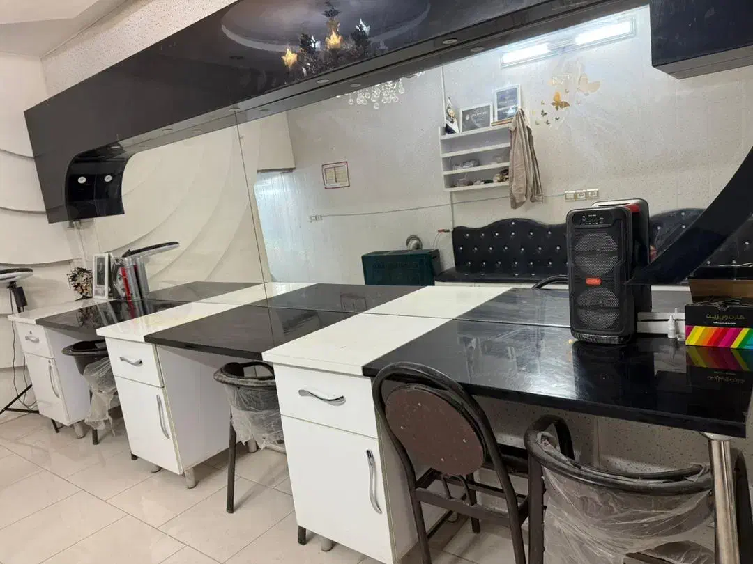 دکور آرایشگاه زنانه|آرایشگاه و سالن‌های زیبایی|مرودشت, ژیان|دیوار