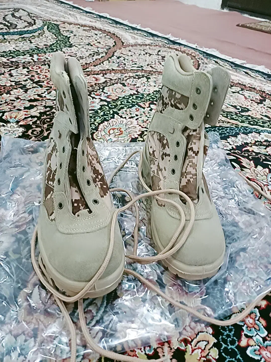 پوتین کویری|کیف، کفش، کمربند|جوانرود, |دیوار