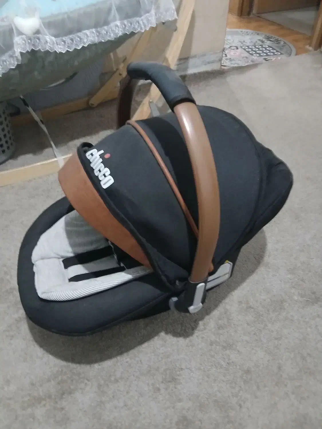 کریر نوزاد وجای دستمال کاغذی وسطل|کالسکه و لوازم جانبی|نهاوند, |دیوار