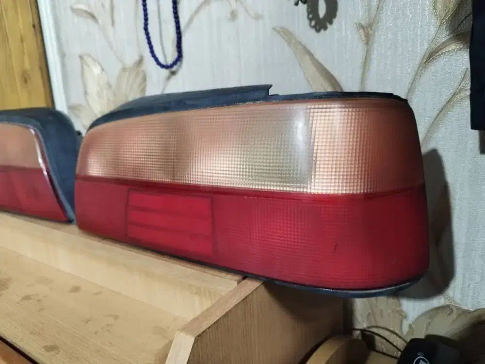 چراغ خطر عقب پژو پارس|قطعات یدکی و لوازم جانبی|ری, جوانمرد قصاب|دیوار