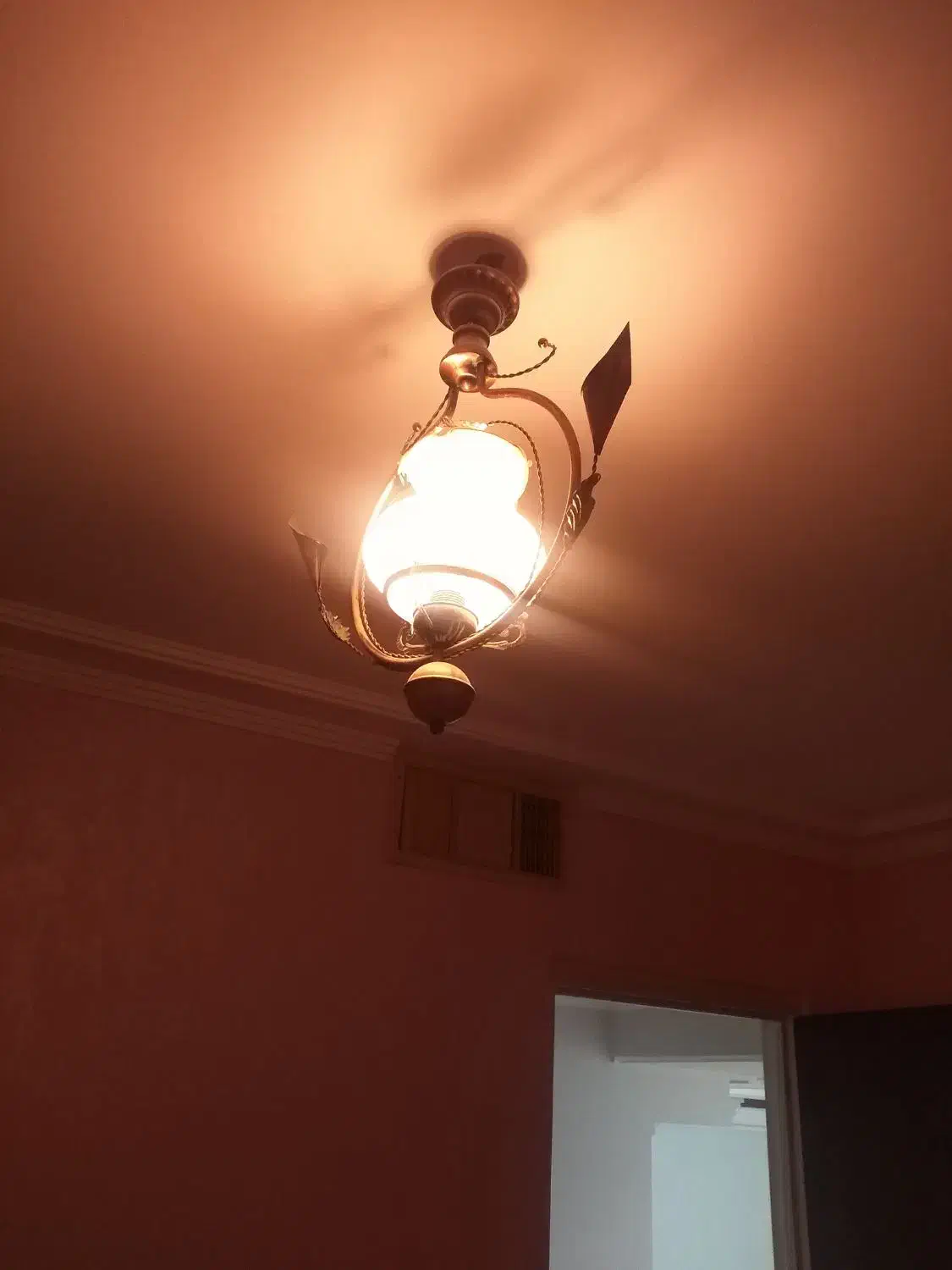 آویز سقفی|لوستر و چراغ آویز|کاشان, امیرکبیر|دیوار