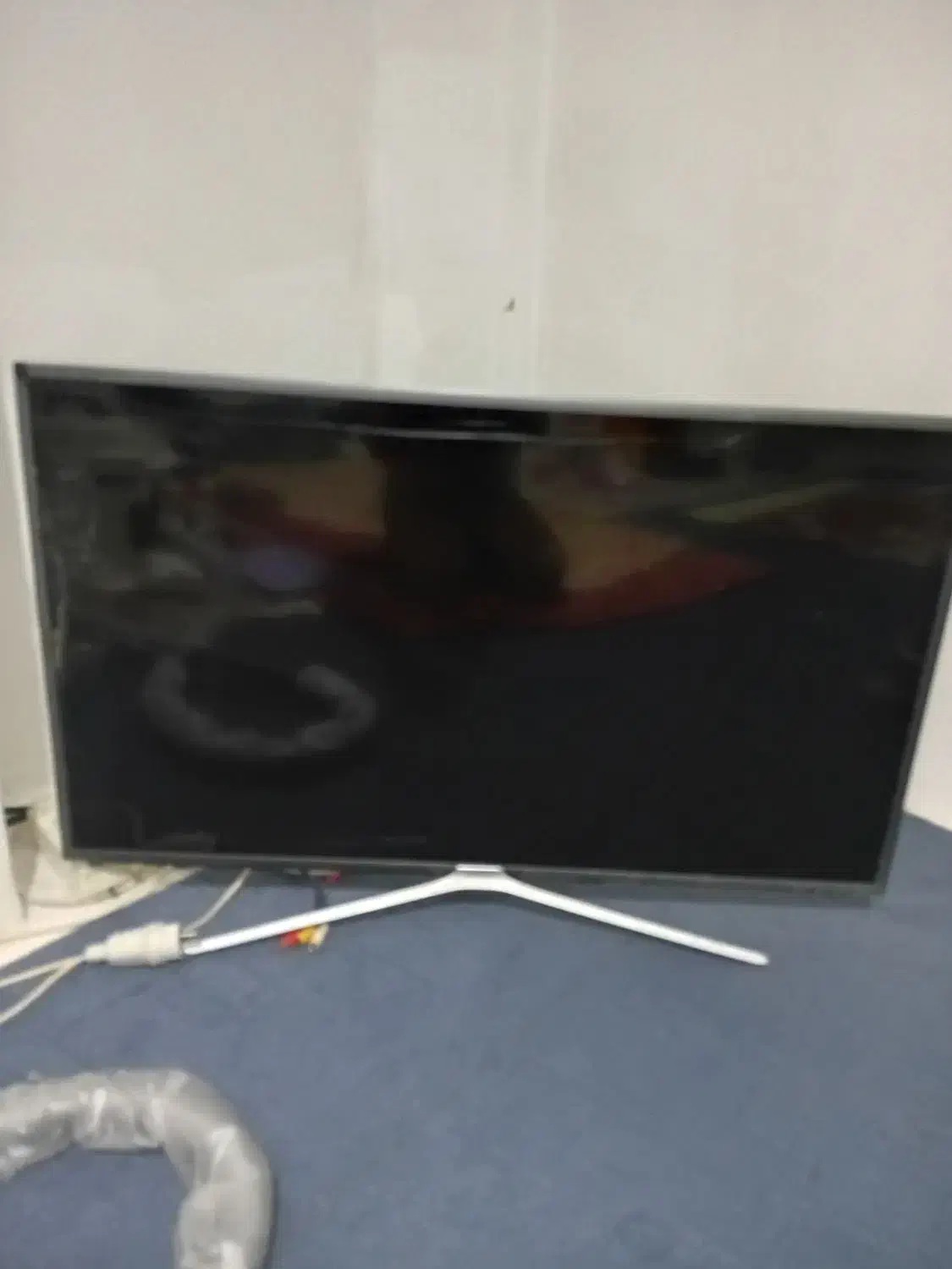 ال ای دی سامسونگ شکسته|تلویزیون و پروژکتور|ری, ظهیرآباد|دیوار