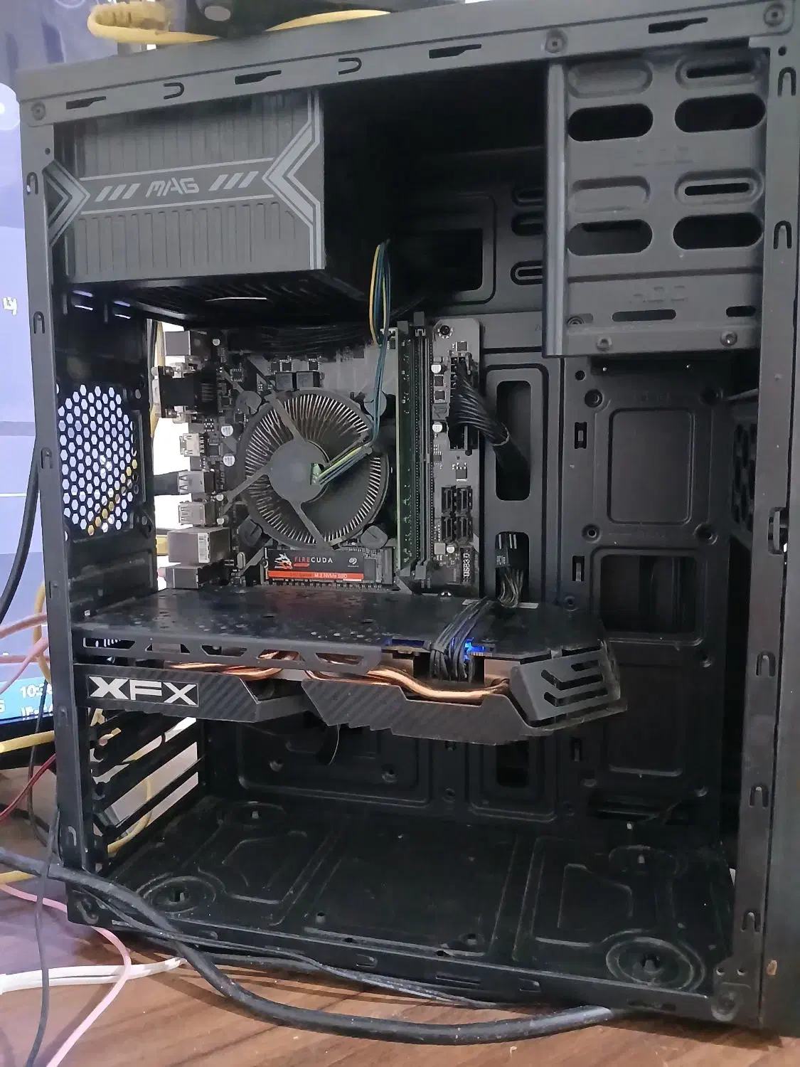 کامپیوتر گیمینگ|رایانه رومیزی|میانه, |دیوار