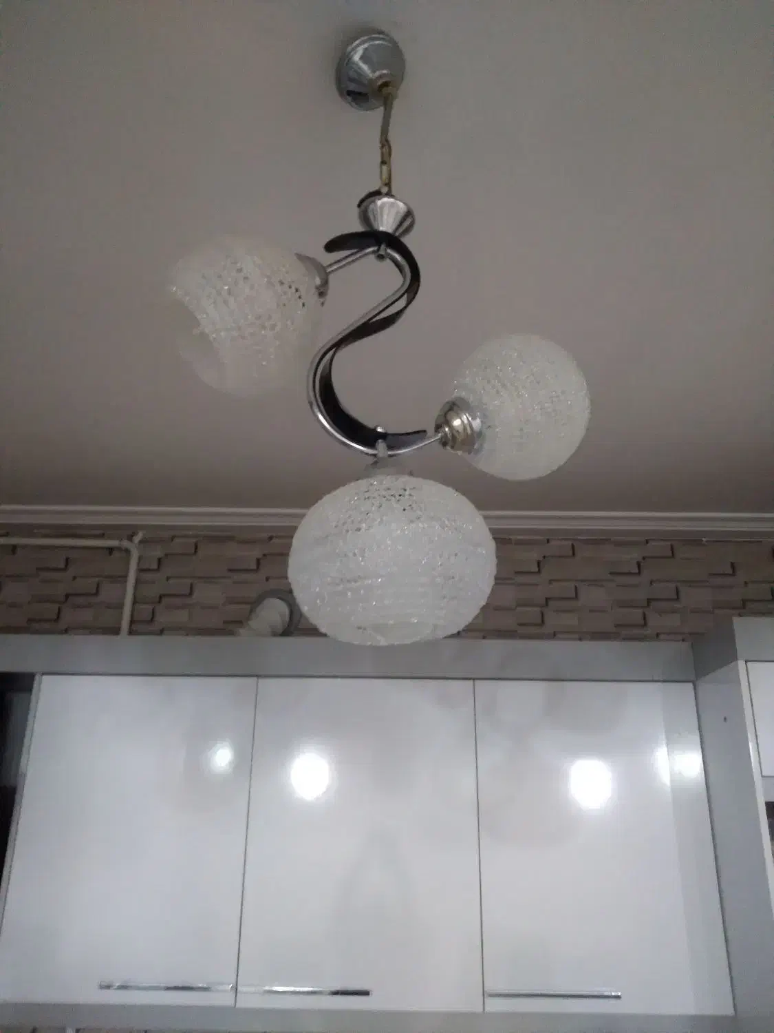 لوستر|لوستر و چراغ آویز|تربت‌حیدریه, شهرک ولیعصر|دیوار