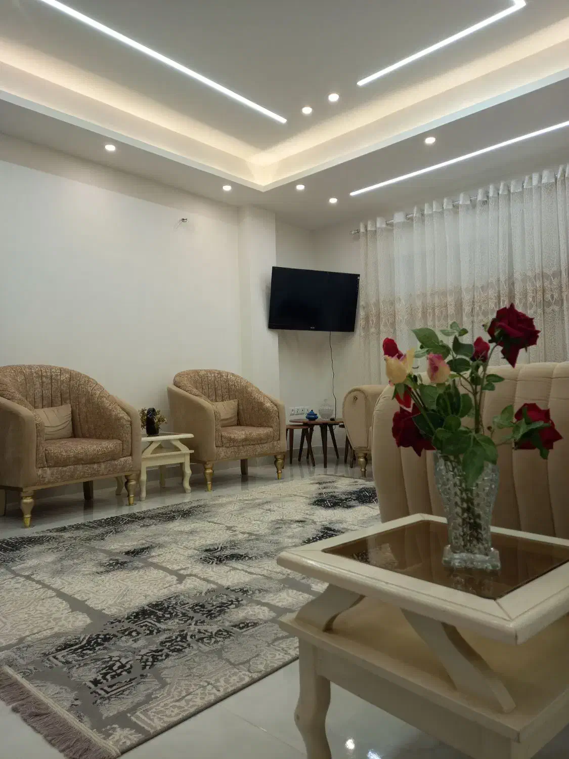 اجاره دوخوابه تک واحد  نوساز...همراه پارکینگ مستقل|اجارهٔ کوتاهمدت آپارتمان و سوئیت|لاهیجان, کوی استادان|دیوار