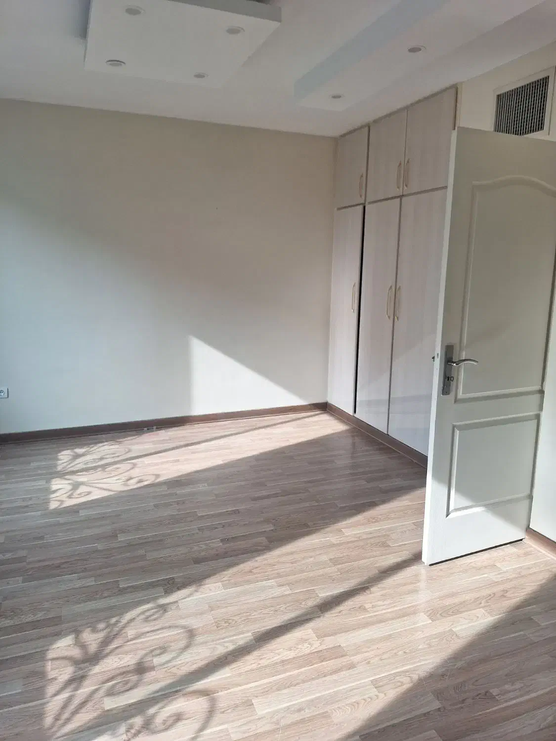 85 متر نارمک