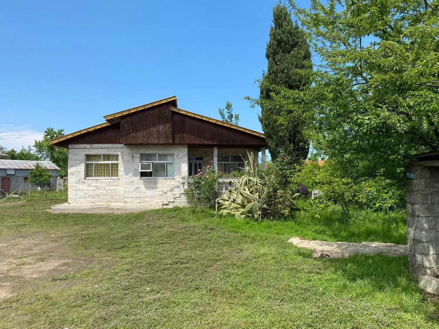 اجاره کوتاه مدت ویلا حیاط دار|اجارهٔ کوتاه‌مدت ویلا و باغ|رضوانشهر, |دیوار