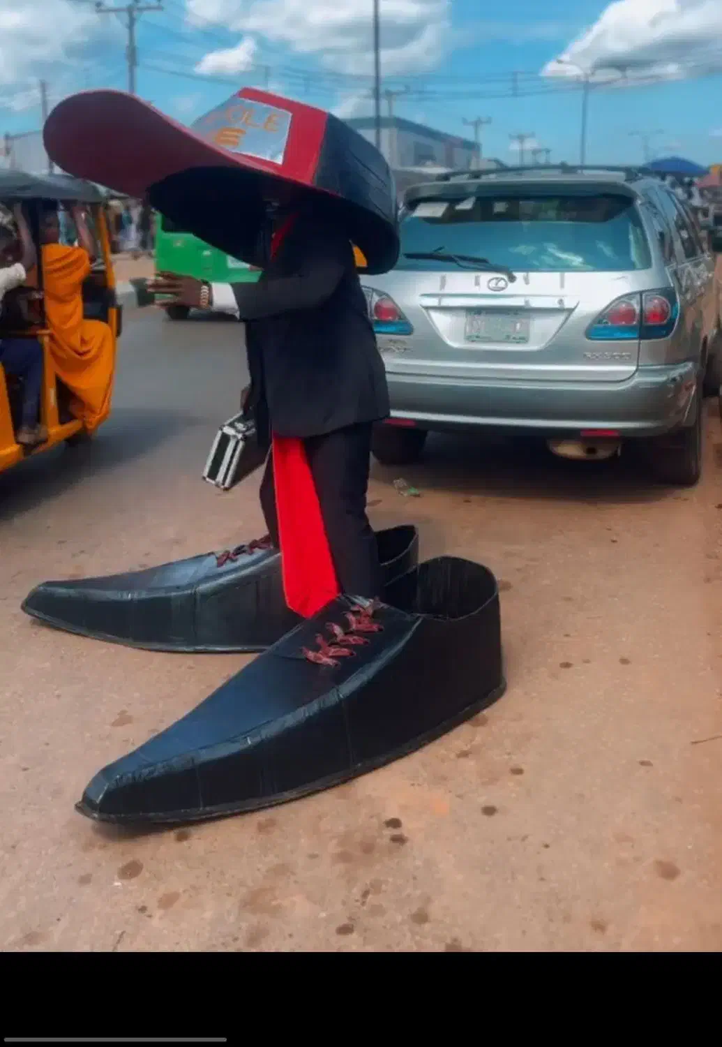 کتون بزرگ|کیف، کفش، کمربند|ابهر, |دیوار