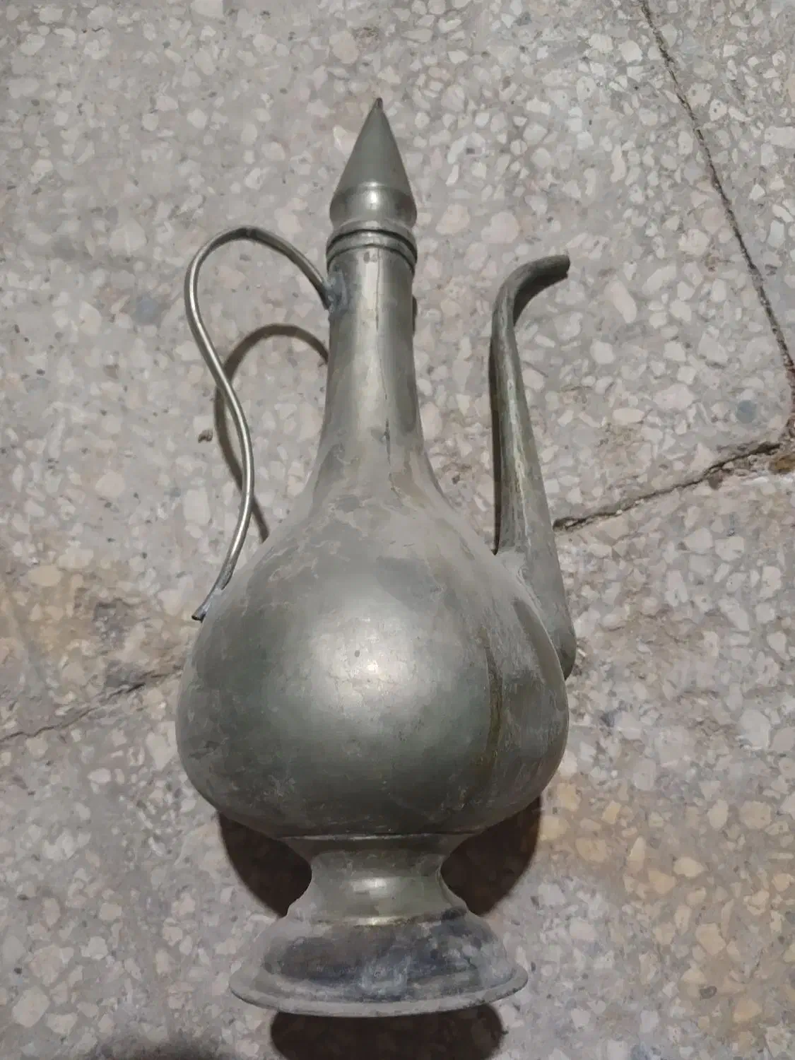 گلابدان مسی|کلکسیون اشیاء عتیقه|یزد, |دیوار