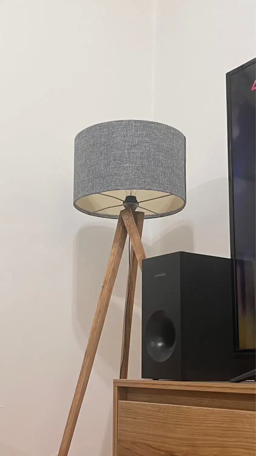 فروش شید آباژوربه دلیل تغییر رنگ دکور|چراغ خواب و آباژور|رشت, گلباغ نماز|دیوار