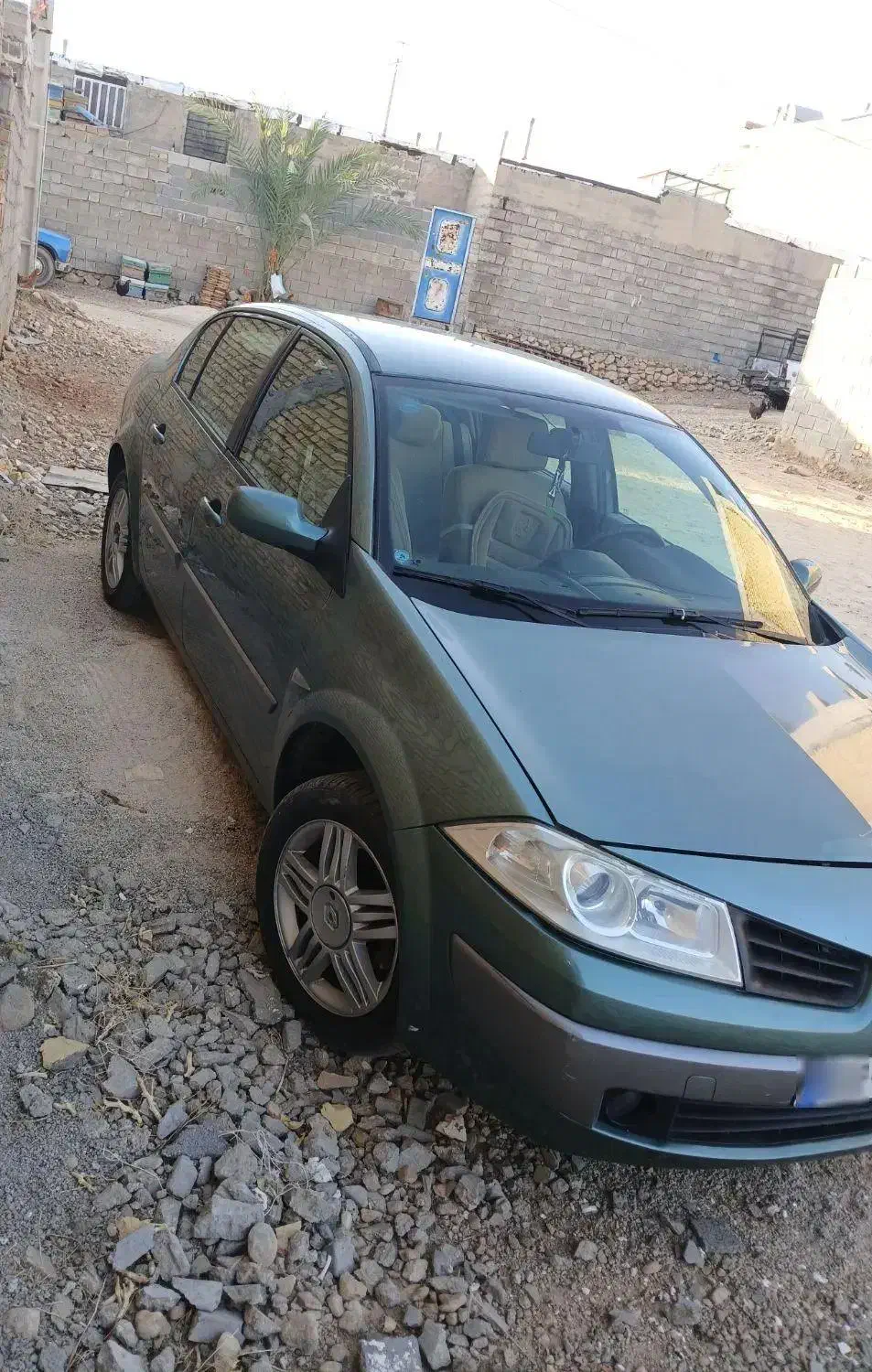 فروش مگان ۱۶۰۰ رنگ فابریک ی|خودرو سواری و وانت|شیراز, ارم|دیوار