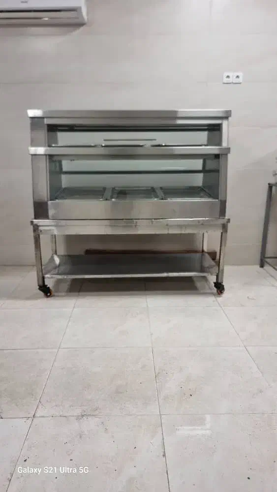 دستگاه دیسپلی با میز و پاتیل|کافی‌شاپ و رستوران|رشت, صفاری|دیوار