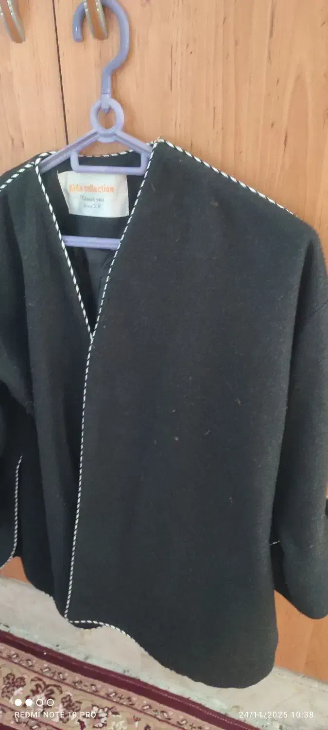 لباس زنانه|لباس|قائن, |دیوار