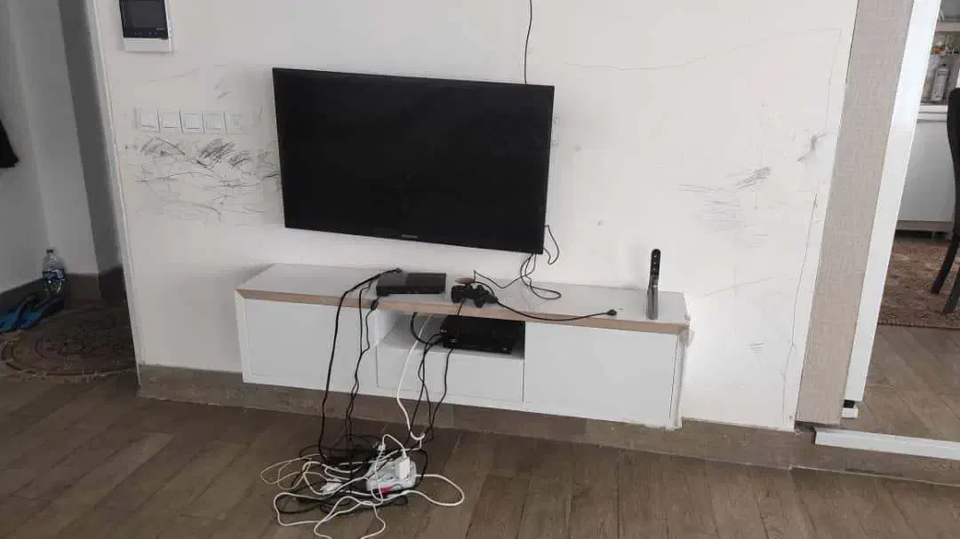 تلویزیون ۴۰ اینچ سامسونگ|تلویزیون و پروژکتور|سنندج, |دیوار