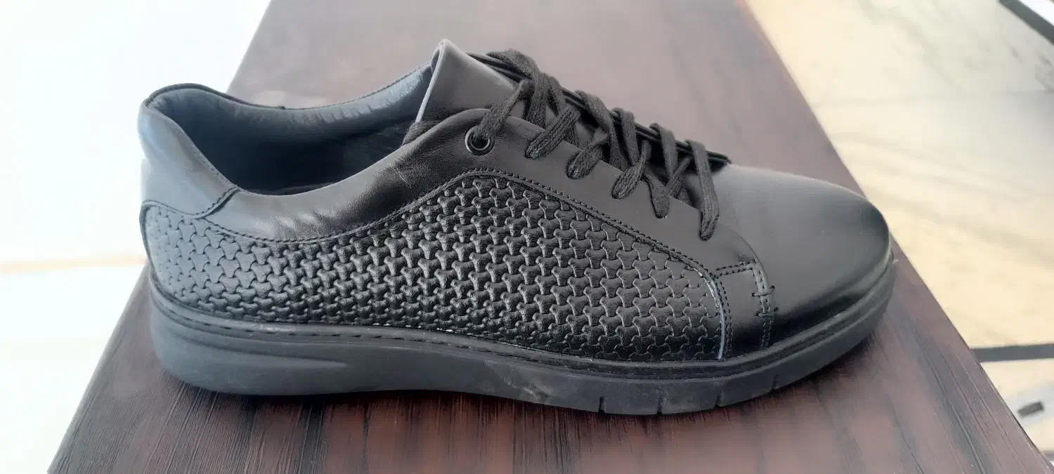 فروش عمده کفش و پوتین تمام چرم|کیف، کفش، کمربند|نقده, |دیوار