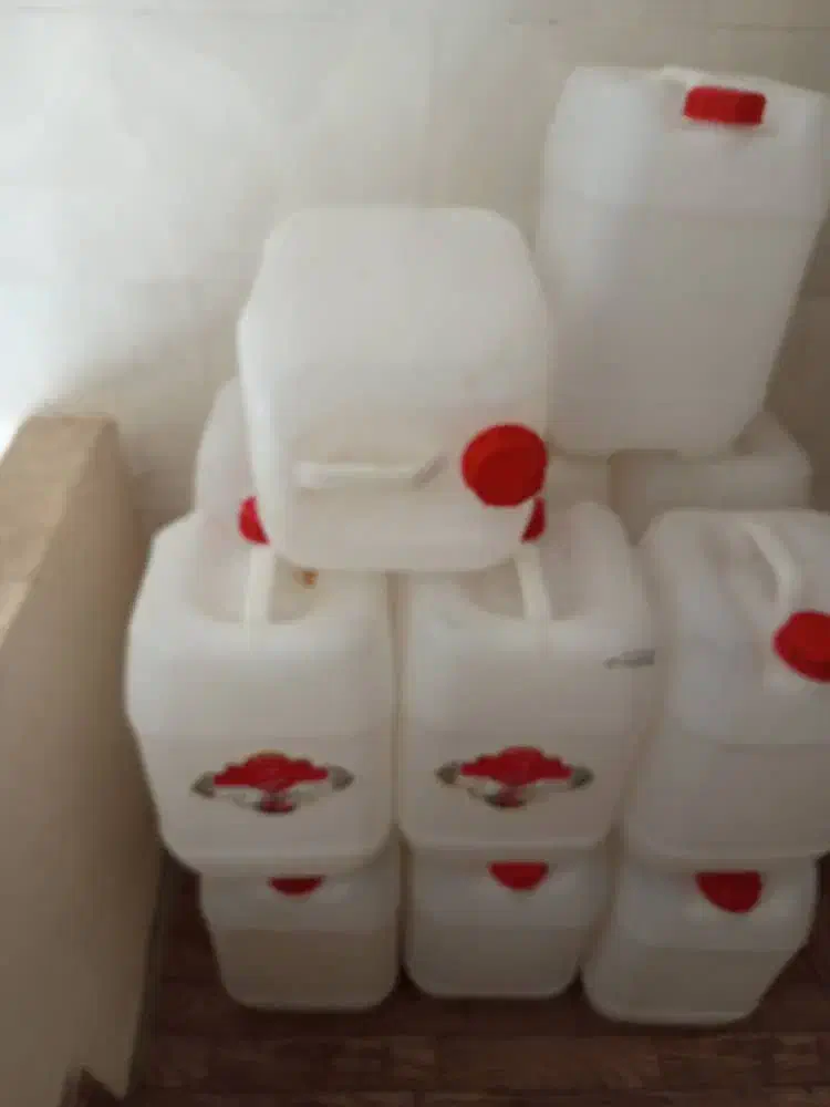 20 لیتری در حد نو|ظروف نگهدارنده، پلاستیکی، یک‌بارمصرف|صدرا-فارس, فاز ۱|دیوار