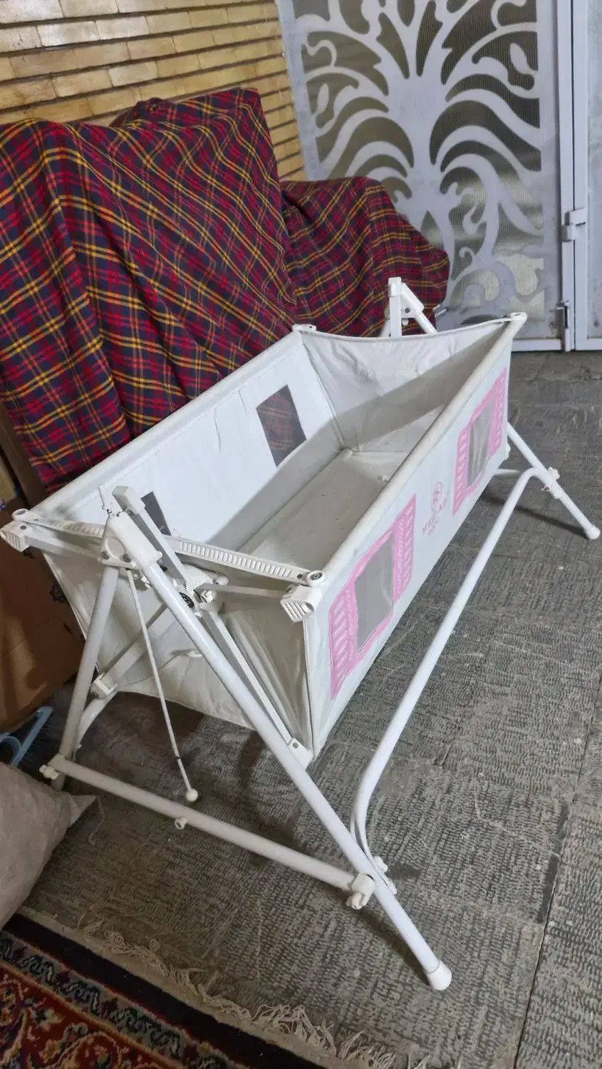 گهواره میلاد تاشو|اسباب و اثاث بچه|اصفهان, شاه پسند|دیوار