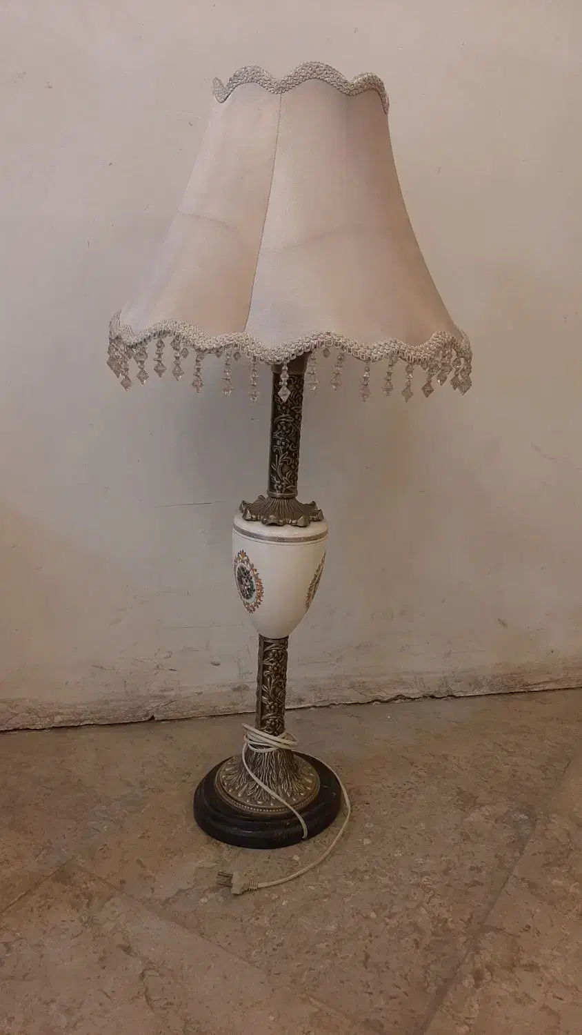 آباژور (کنار سالنی)|چراغ خواب و آباژور|پاکدشت, خاتون آباد|دیوار