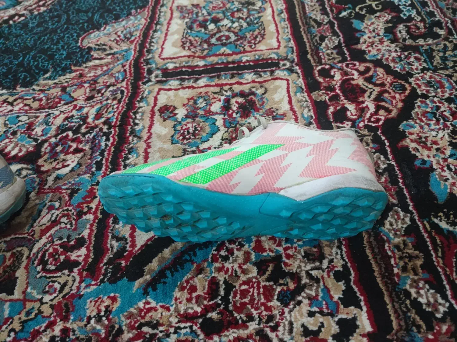 دوتا کفش ورزشی|کیف، کفش، کمربند|بندر ماهشهر, |دیوار