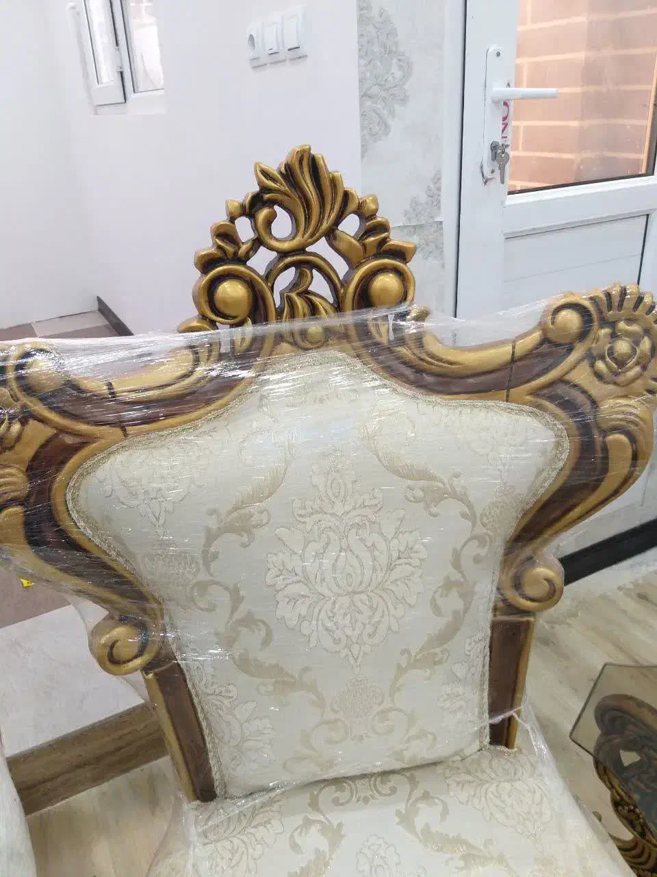 مبل سلطنتی ۹نفره چوب طلایی گردو رنگ ثابت|مبلمان خانگی و میز عسلی|بندر ماهشهر, |دیوار