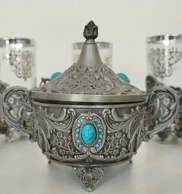 سرویس پذیرایی آنتیک با نگین فیروزه‌ای استکان قندان|ظروف سرو و پذیرایی|قم, حنیف نژاد|دیوار