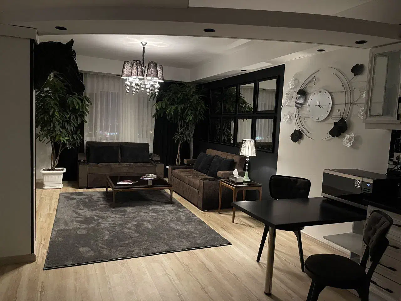 سینمای خانگی و ویو شهر ، جکوزی ، تمیزی با گارانتی|اجارهٔ کوتاه‌مدت آپارتمان و سوئیت|مشهد, سجاد شهر|دیوار