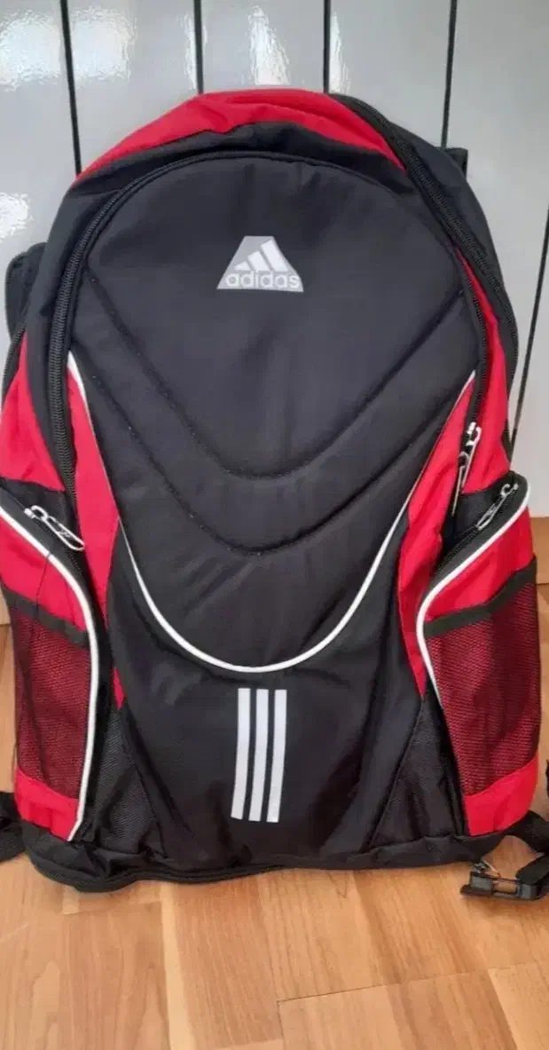 کیف|کیف، کفش، کمربند|کرمان, |دیوار