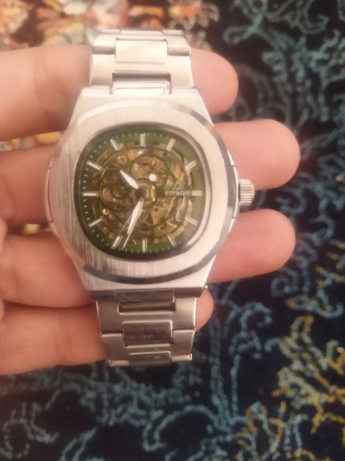 ساعت مچی|ساعت|شیراز, کوشک میدان|دیوار