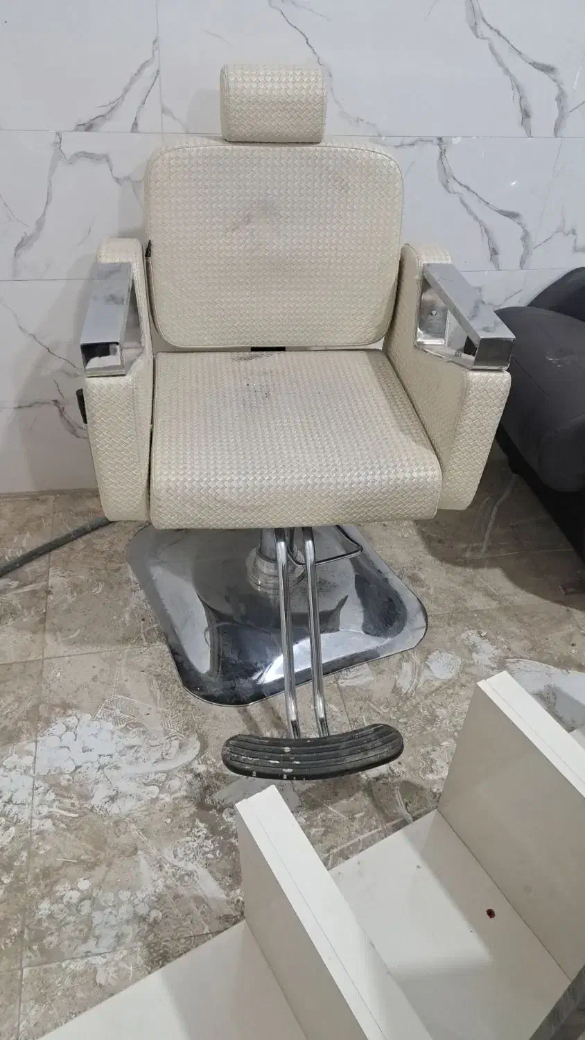 فروش صندلی چرخشی وسرشور واصلاح|آرایشگاه و سالنهای زیبایی|اراک, |دیوار