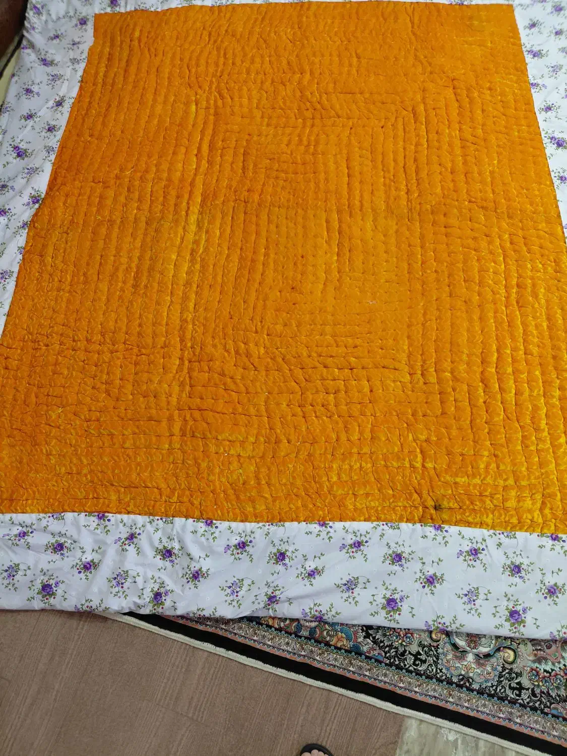 لحاف مخمل.پشمی دست دوز|رختخواب، بالش، پتو|شهرکرد, |دیوار