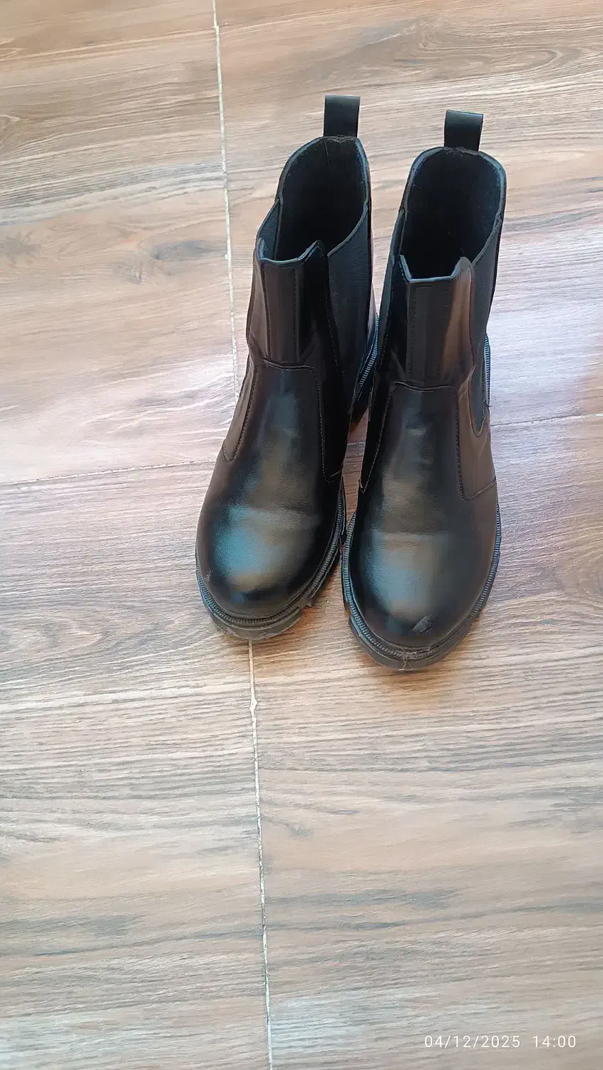 بوت سایز 37|کیف، کفش، کمربند|کرمان, |دیوار