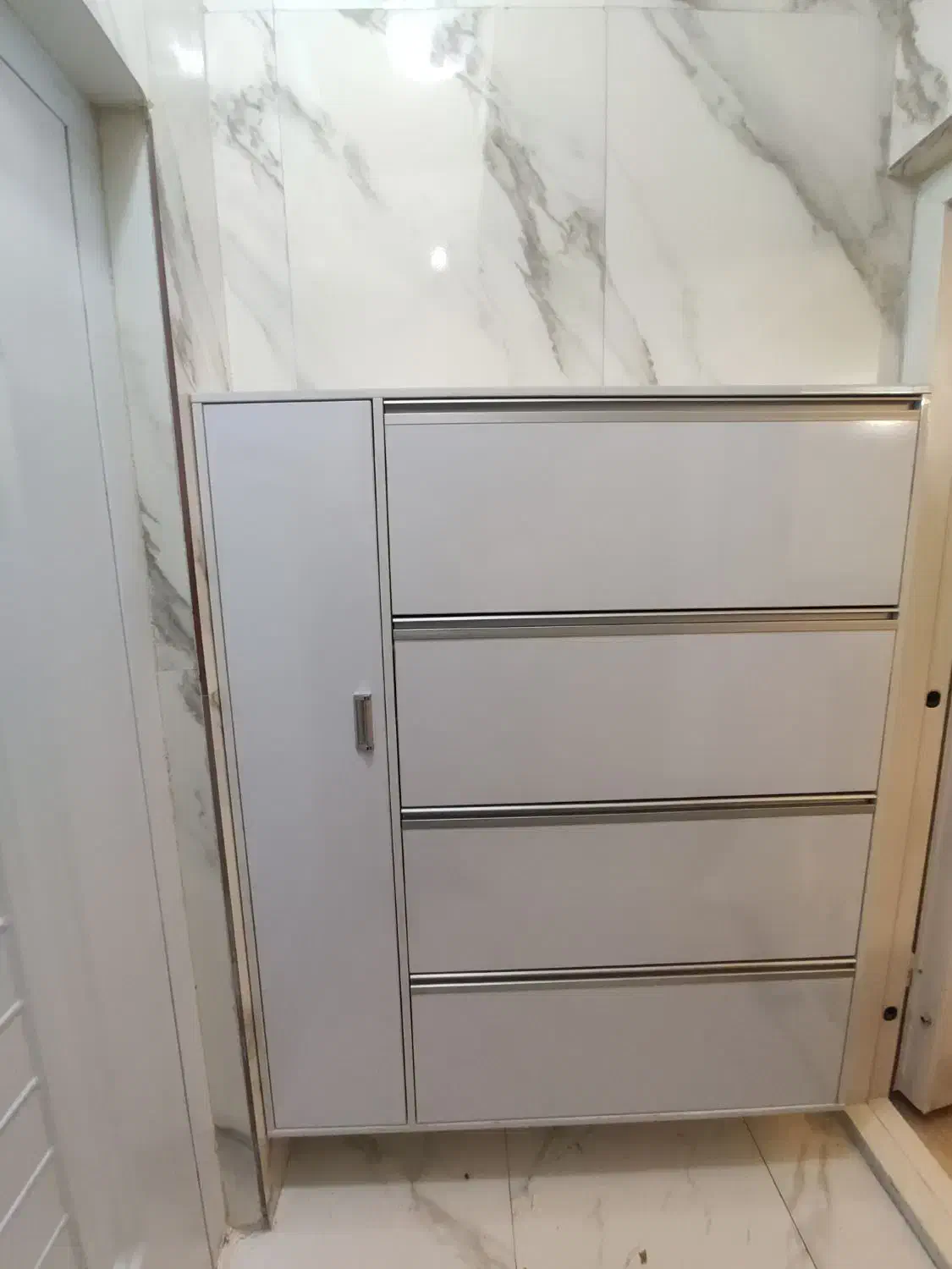 جاکفشی کم جا بسیار جادار|جاکفشی، کمد، دراور|اردبیل, |دیوار