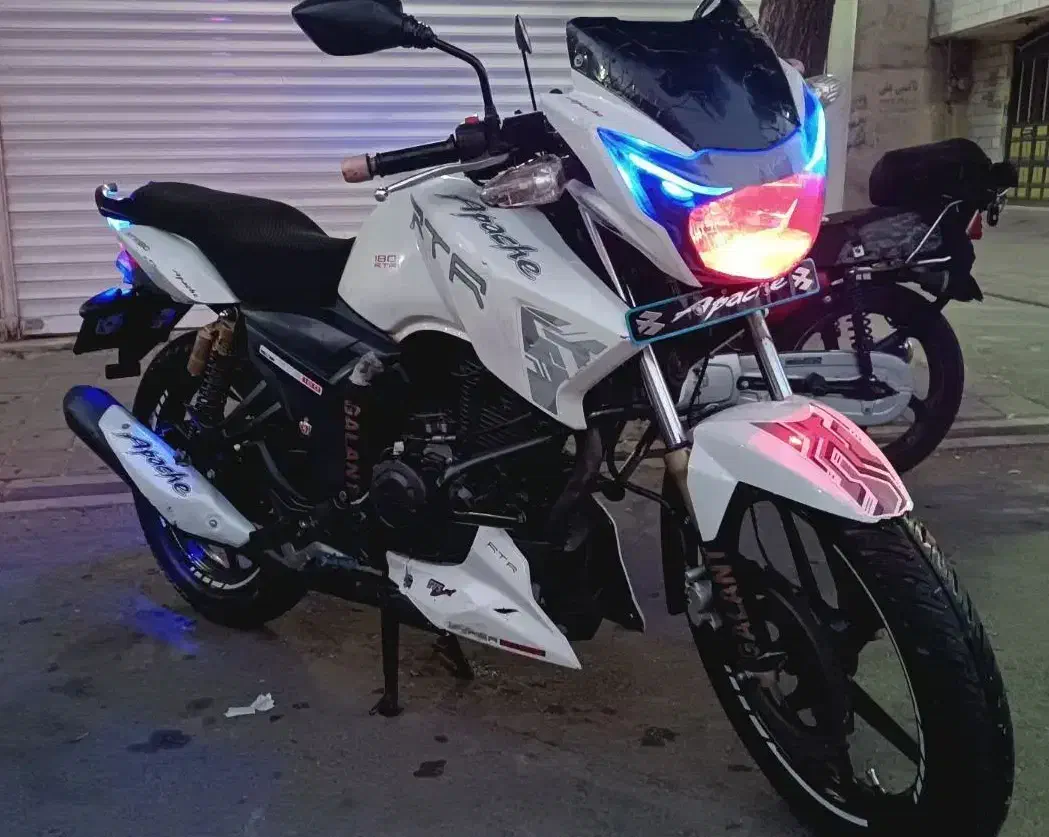 فروش موتور آپاچی ۱۸۰۰ مدل ۹۵|موتورسیکلت|محمدشهر, ولدآباد|دیوار