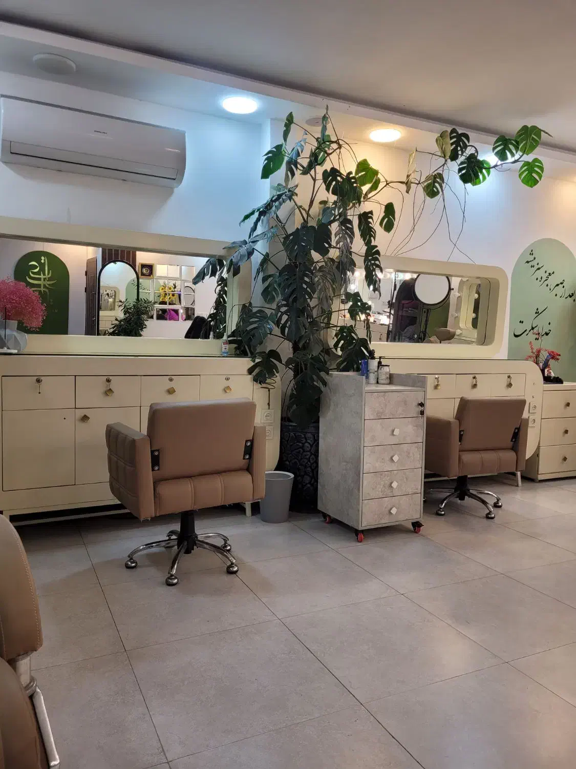 آرایشگاه بانوان|خدمات آرایشگری و زیبایی|رشت, جهاد|دیوار