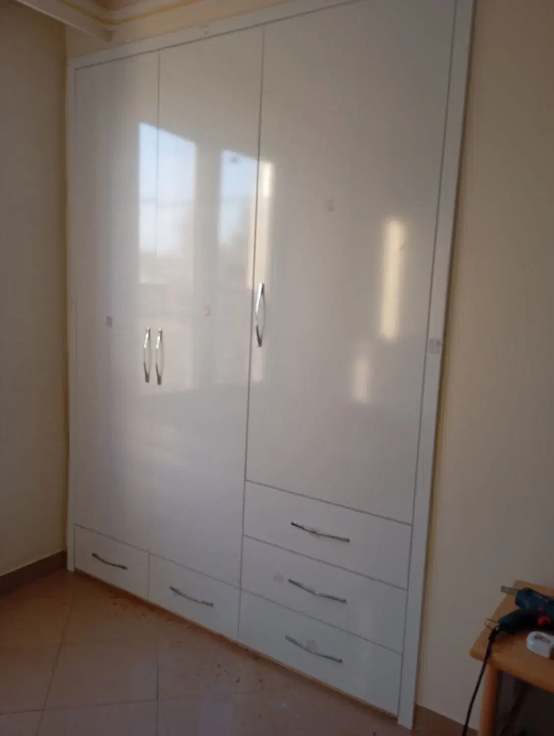 ساخت و نصب.دربهای چوبی و کمد دیواری و..|جاکفشی، کمد، دراور|قزوین, |دیوار