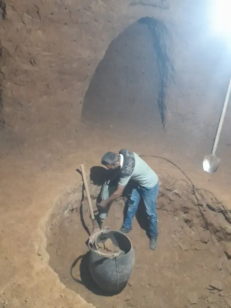 چاه کنی وتخریب|خدمات پیشه و مهارت|تایباد, |دیوار