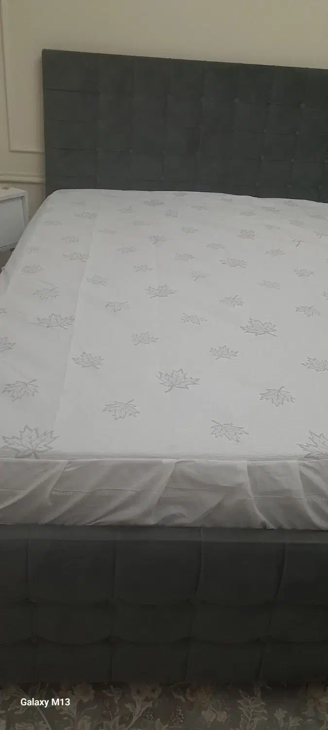 تخت وتشک رویال اصل و زیر تختی|تخت و سرویس خواب|مشهد, آیت الله کاشانی|دیوار