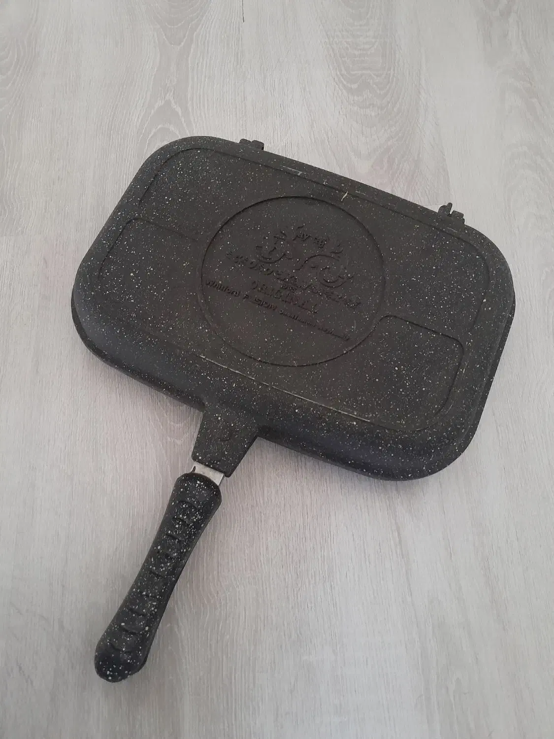 تابه دو در|ظروف پخت‌وپز|خوی, |دیوار