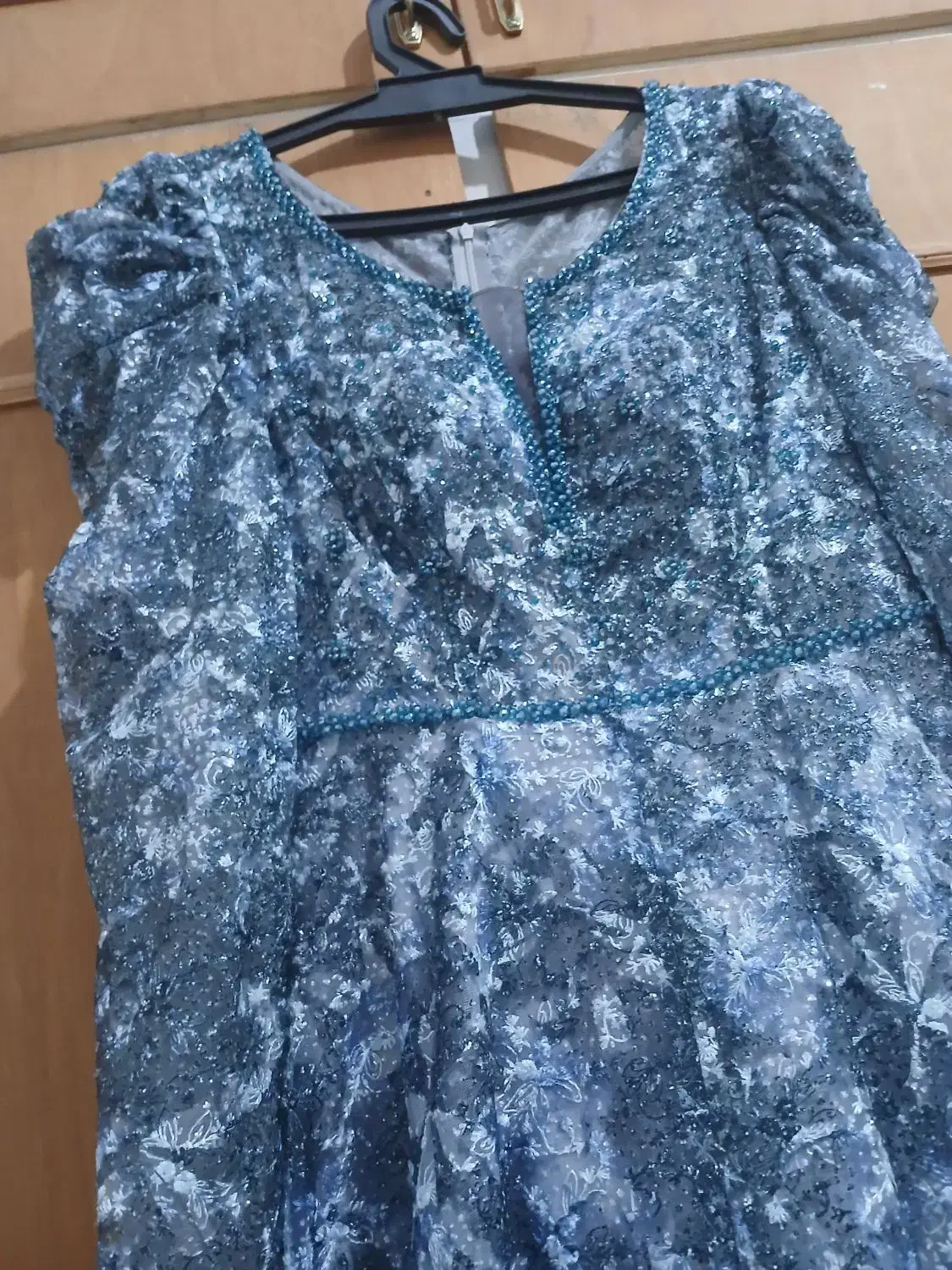 لباس مجلسی|لباس|قم, امامزاده ابراهیم|دیوار