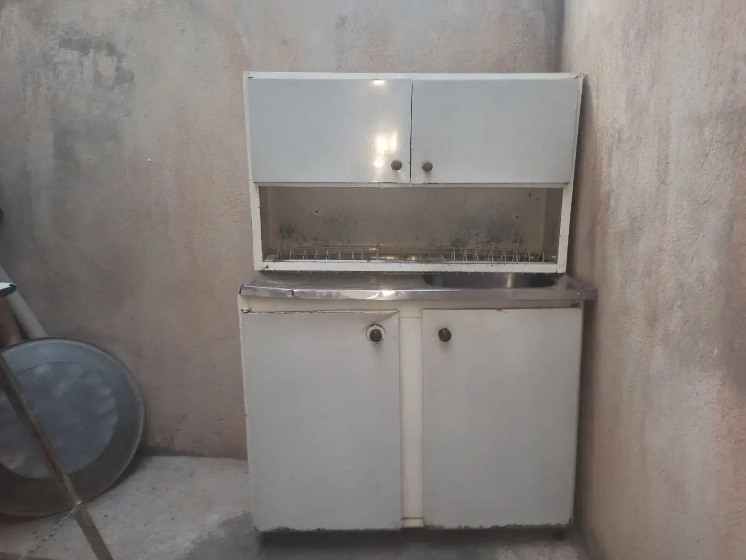 یک عدد آبچکان یک عدد زیر ظرفشویی و یک عدد سینگ|آبچکان و نظمدهنده ظروف|دورود, |دیوار