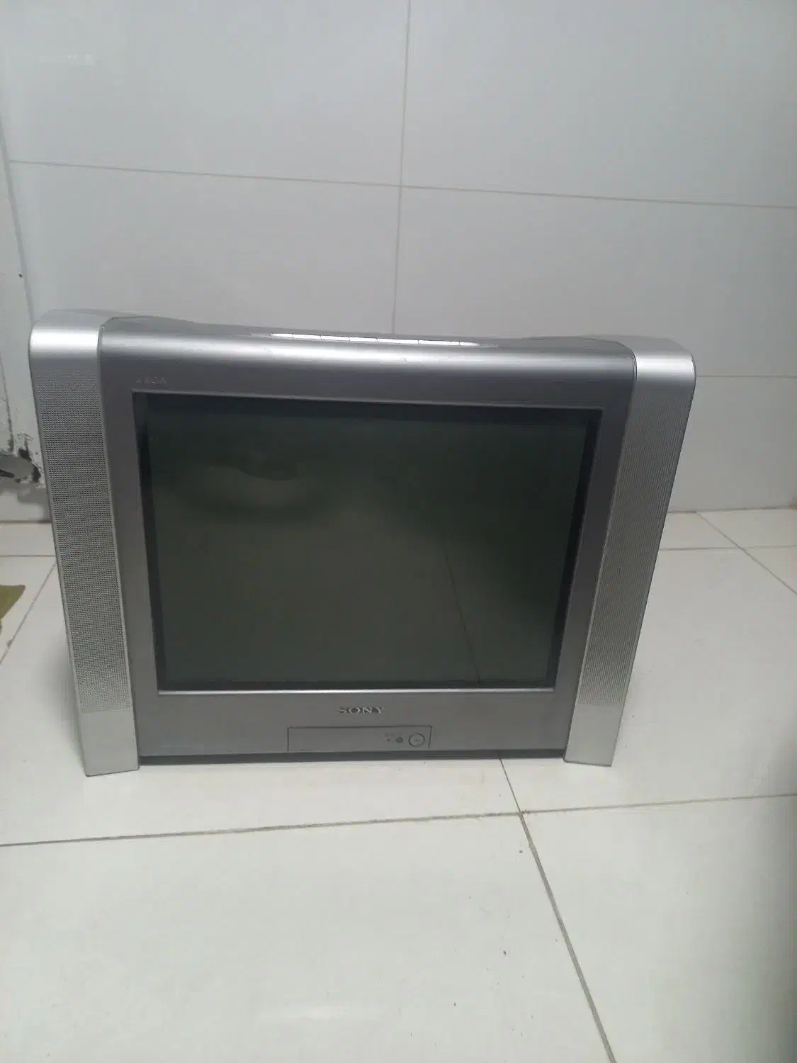 تلویزیون قدیمی سالم|تلویزیون و پروژکتور|قزوین, |دیوار