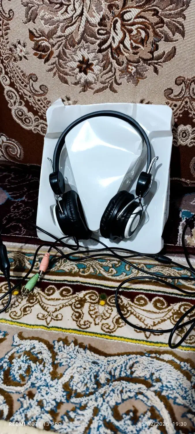 هدفونsonyسیمی|لوازم جانبی موبایل و تبلت|بروجرد, |دیوار