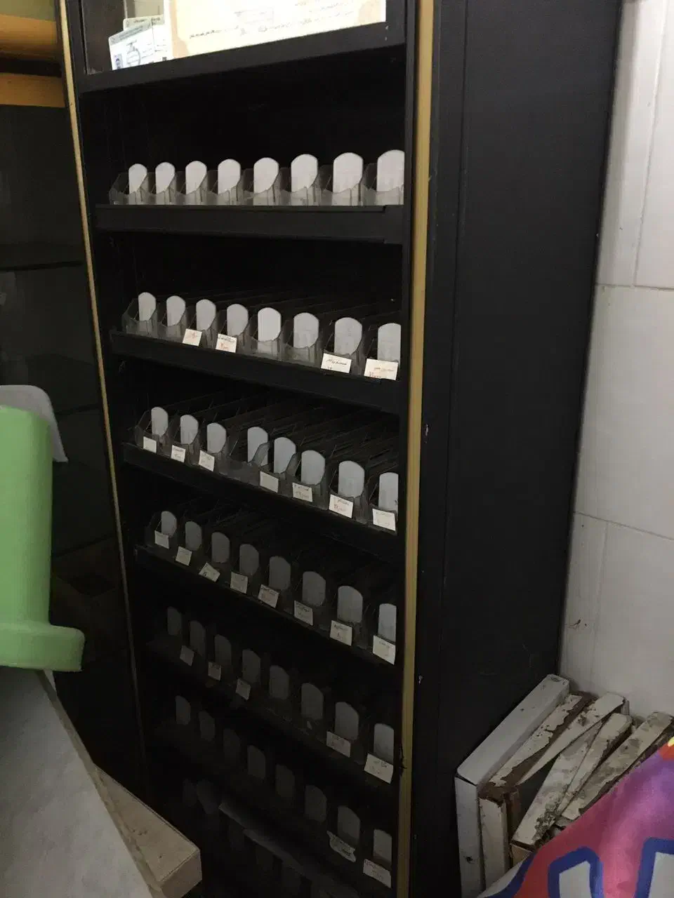 یخچال ۳در فروشگاهی و استند سیگار|فروشگاه و مغازه|رشت, پل تالشان|دیوار