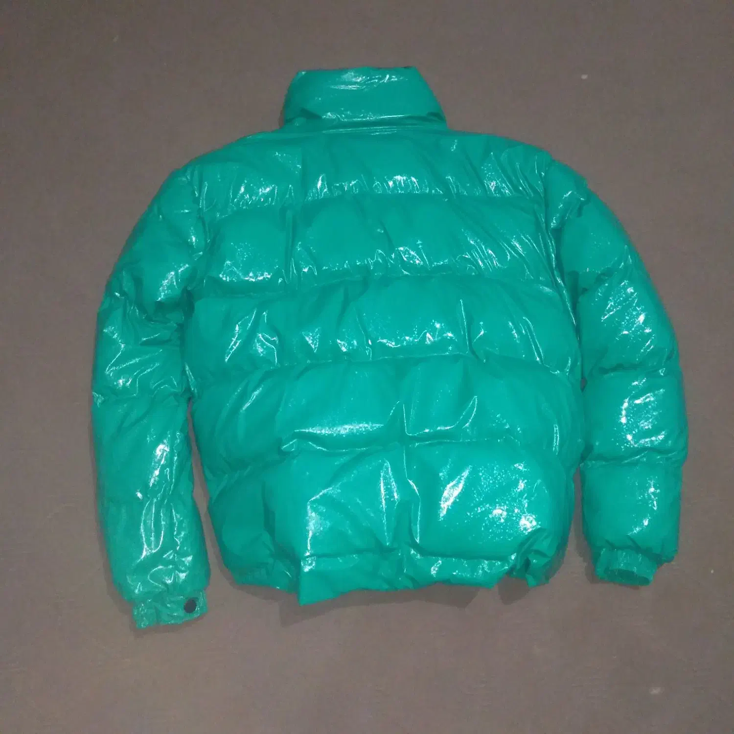 کاپشن اسپرت|لباس|صومعه‌سرا, |دیوار