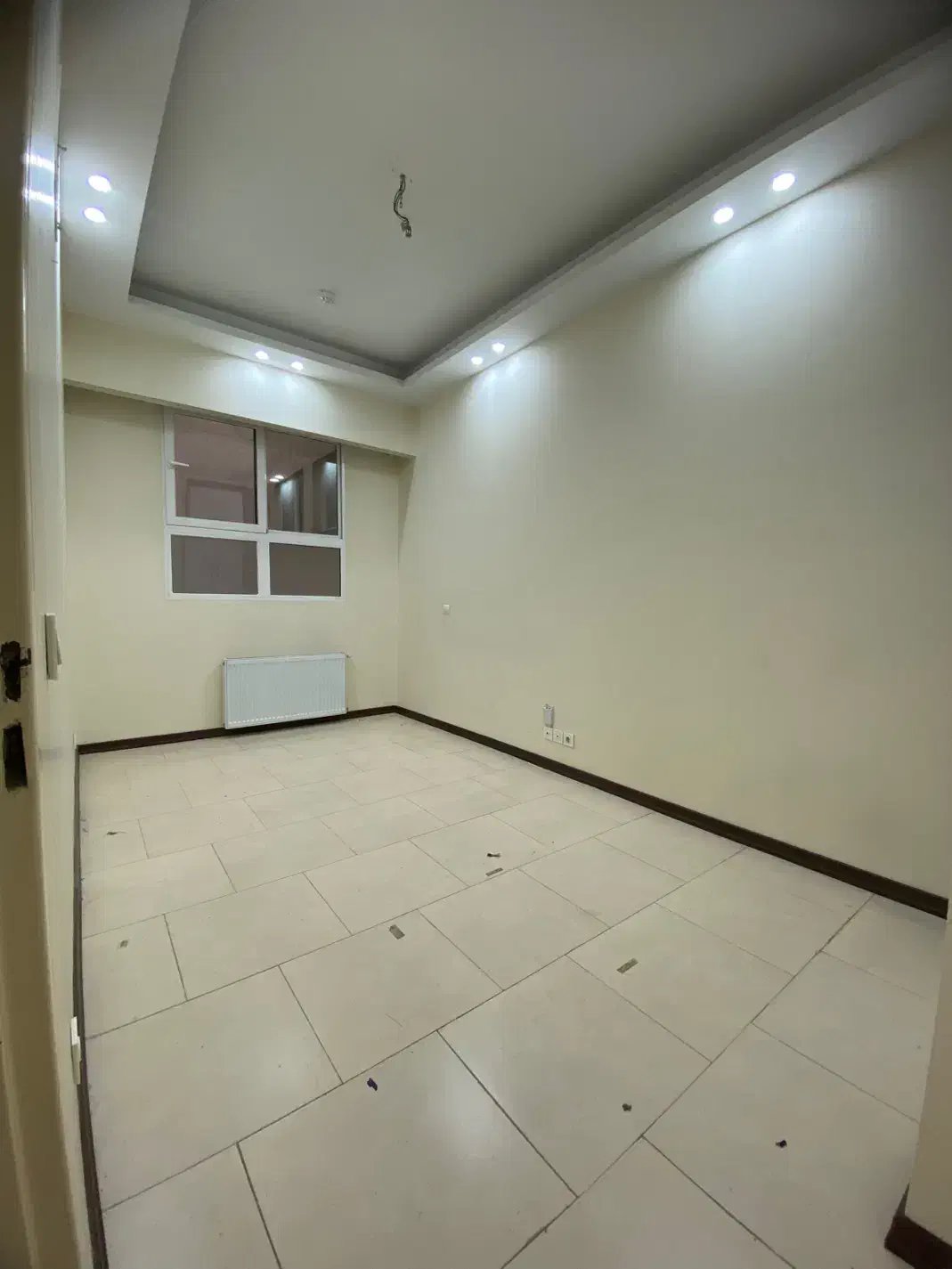 ۱۰۰ متر/۲ خواب/خوش نقشه/فوق العاده تمیز/برج‌باغ