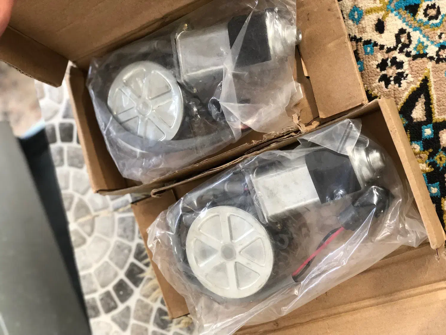 موتور شیشه بالابر ایسوزو|قطعات یدکی و لوازم جانبی|خرمآباد, |دیوار