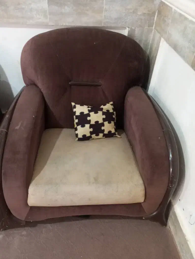 مبل ۷ نفره   به دلیل تغیر|مبلمان خانگی و میز عسلی|هندیجان, |دیوار