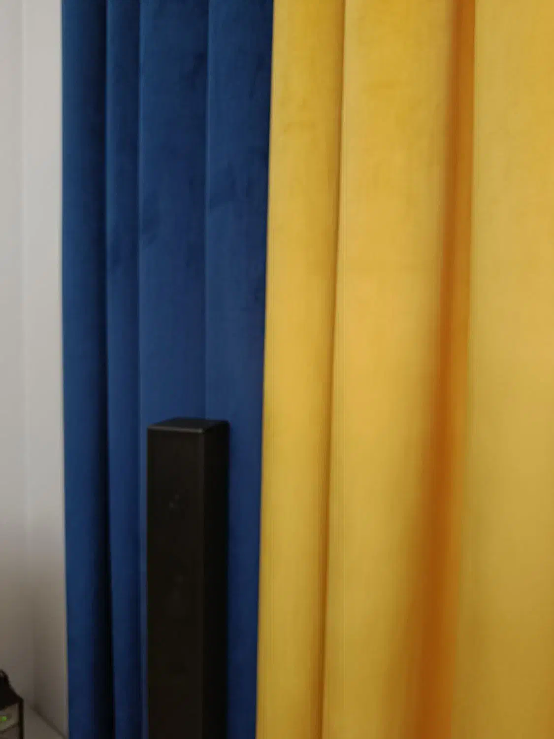 ۲ پنل پرده پانچ مخمل سالم نو|پرده، رانر، رومیزی|قدس, شهر‌قدس|دیوار