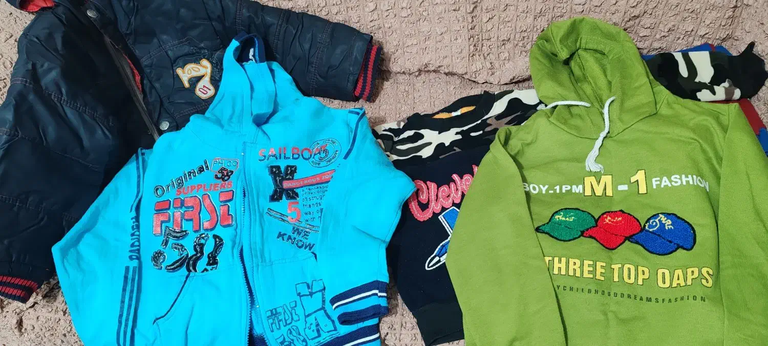 لباس بچگانه|کفش و لباس بچه|مسجد سلیمان, |دیوار