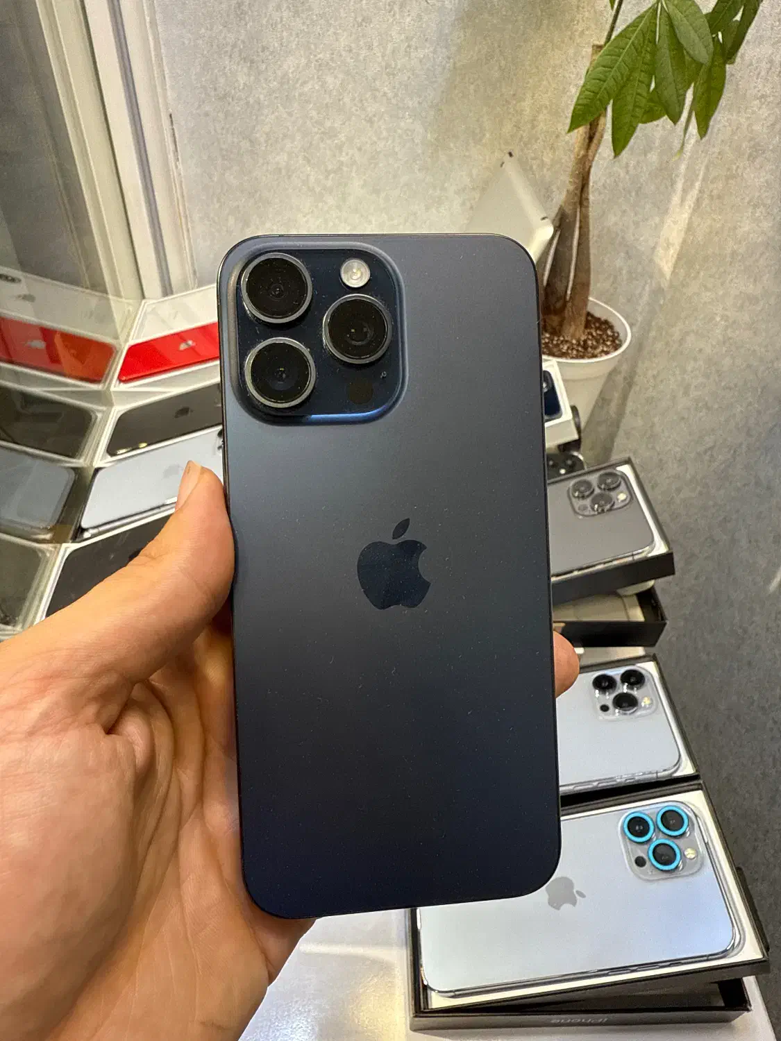 آیفون۱۶و ۱۷ با ریجستری|موبایل|اصفهان, باغ زرشک|دیوار